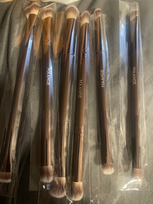 Sm makeup brushes