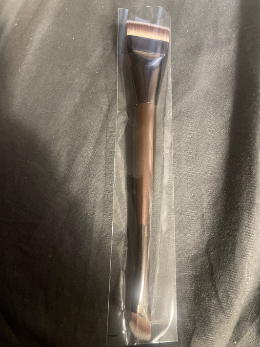 Makeup brush