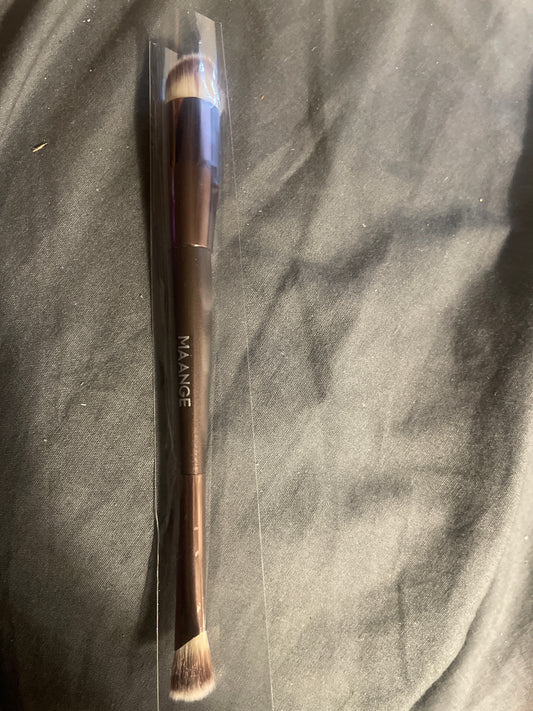 Smedium make up brush
